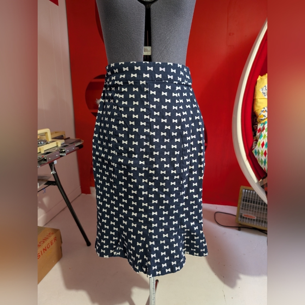 Elegant Black and White Bow Pattern Retro Skirt